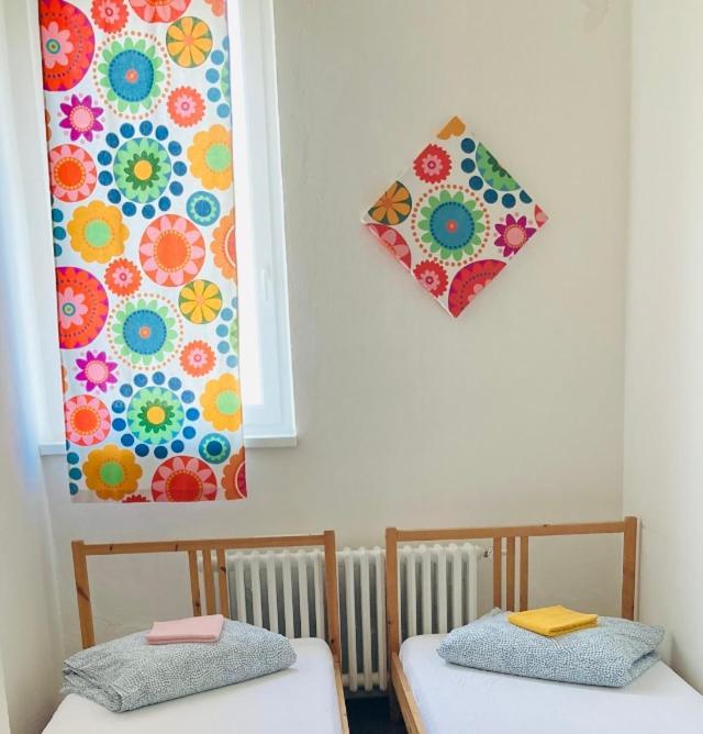 Hostel Praha Ladvi Luaran gambar