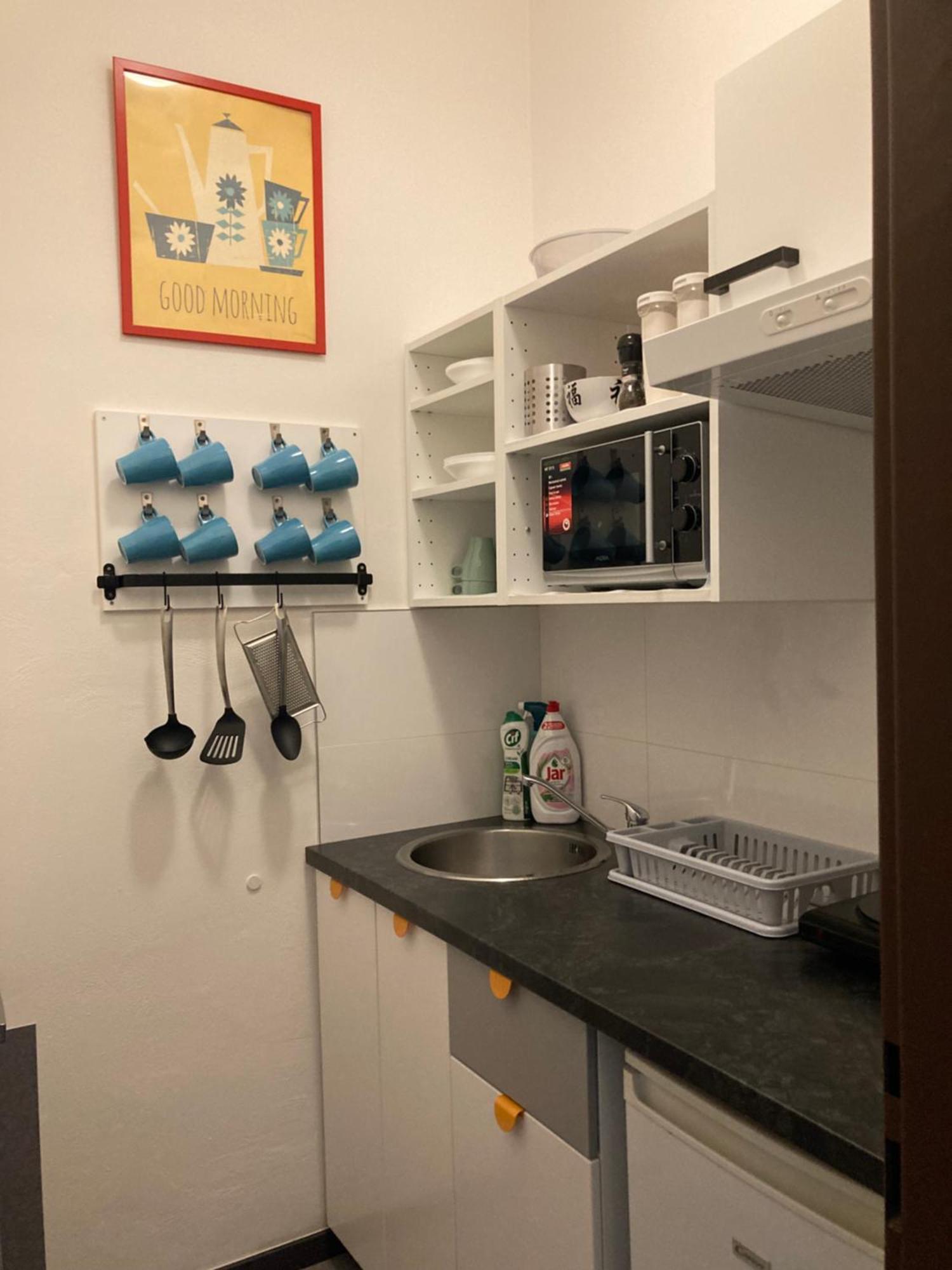 Hostel Praha Ladvi Luaran gambar