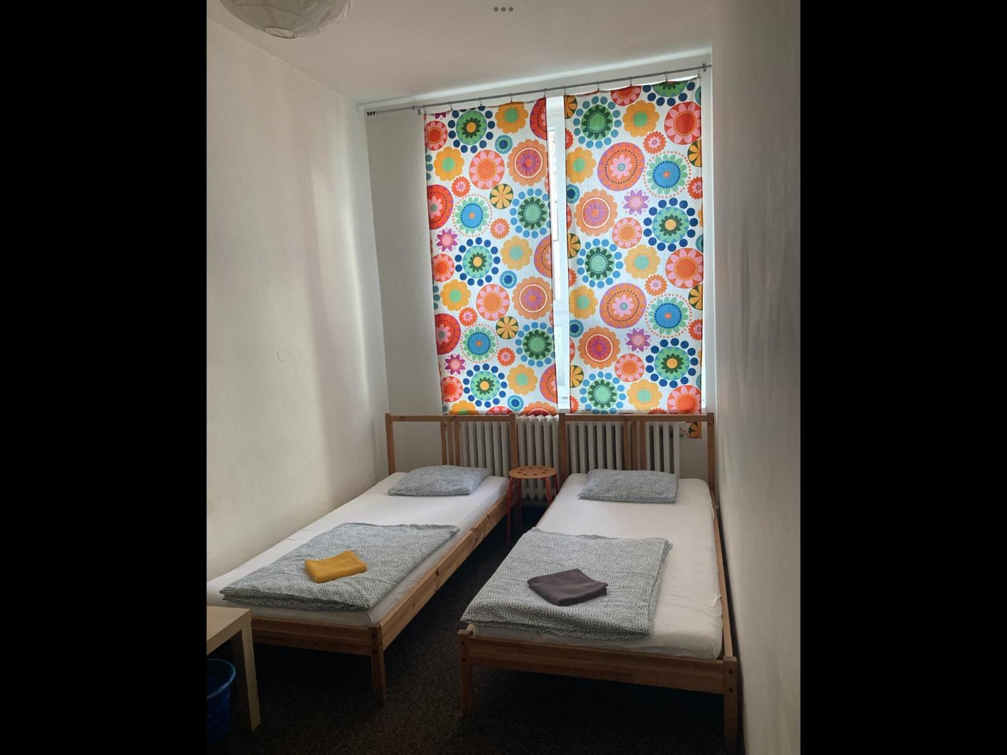 Hostel Praha Ladvi Luaran gambar