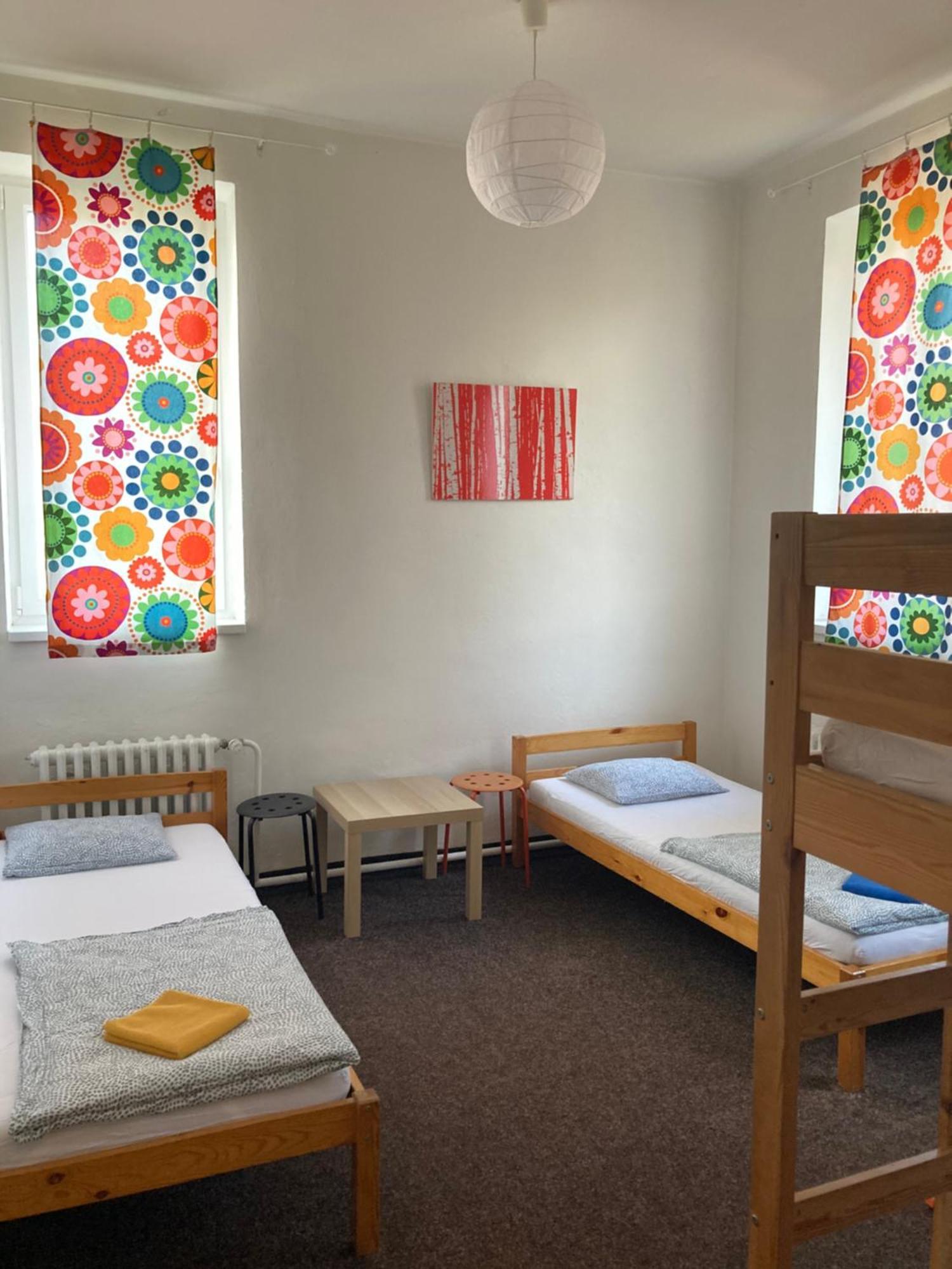 Hostel Praha Ladvi Luaran gambar